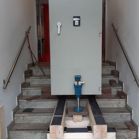 3to Tresor Treppe runter