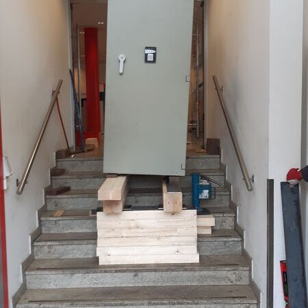 3to Tresor Treppe runter