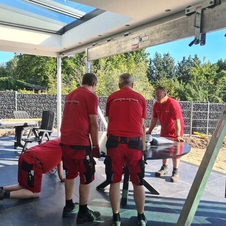 Positionieren eines Granittisches (400kg)